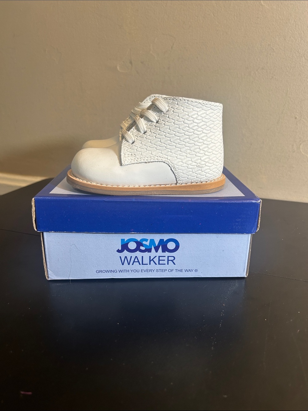 Josmo Unisex Baby Walking Shoes,First
Genuine Leather Wide Width Size 4.5